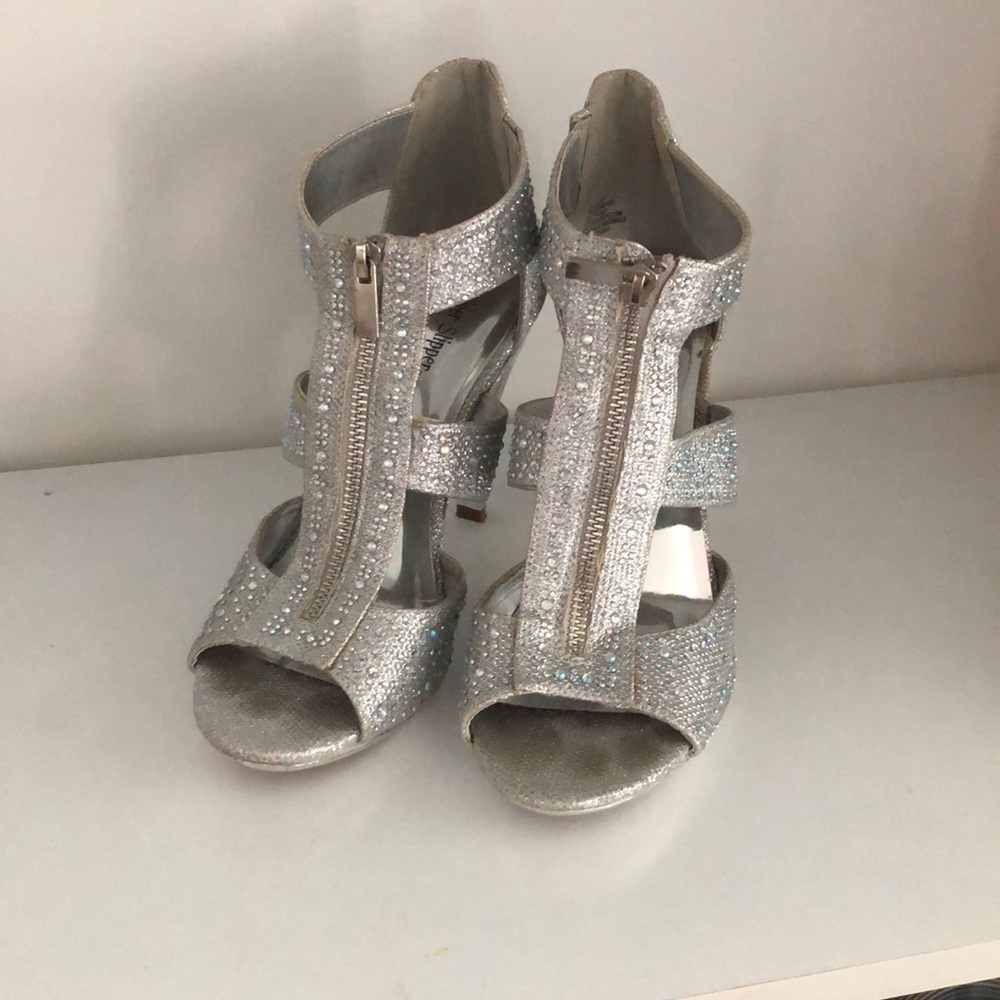 Size 9 Silver Sparkle hells